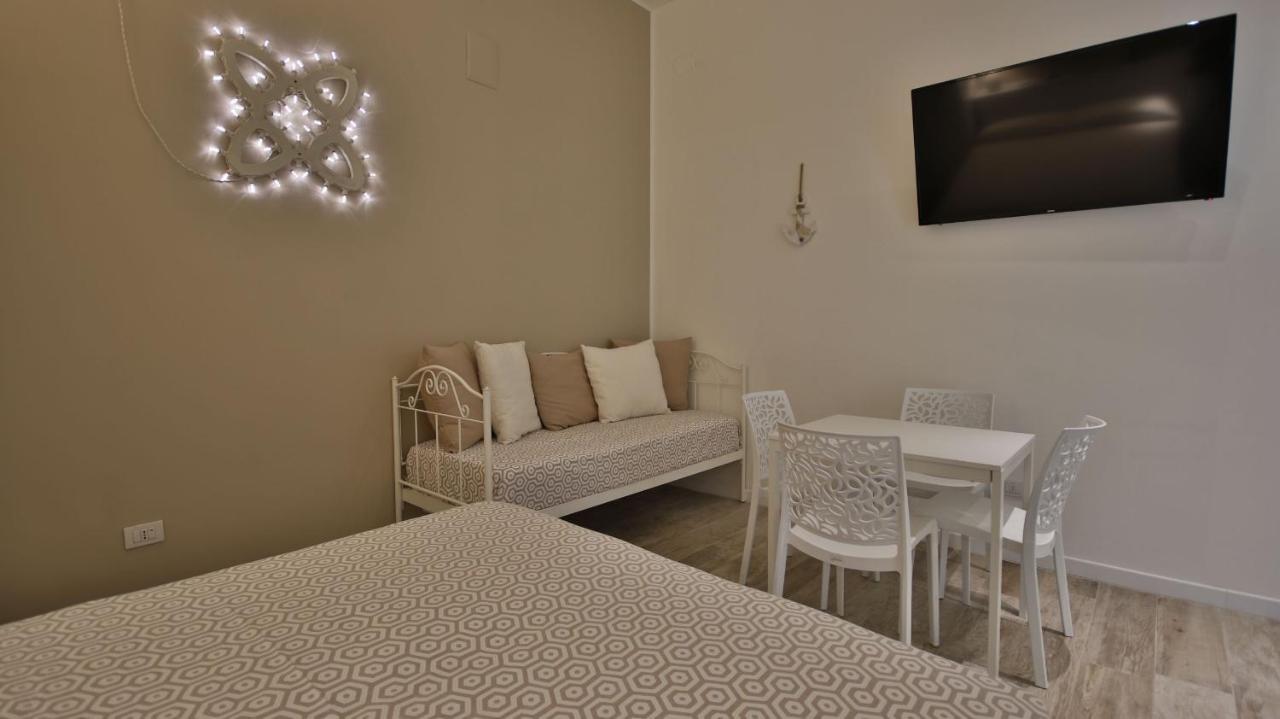 Casa Levante A 75 Mt Dalla Spiaggia Monopoli Exterior foto